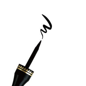 黑色眼線液描繪流暢線條,筆尖精緻,展現極致精準上妝效果。Smooth black liquid eyeliner with precise applicator tip.